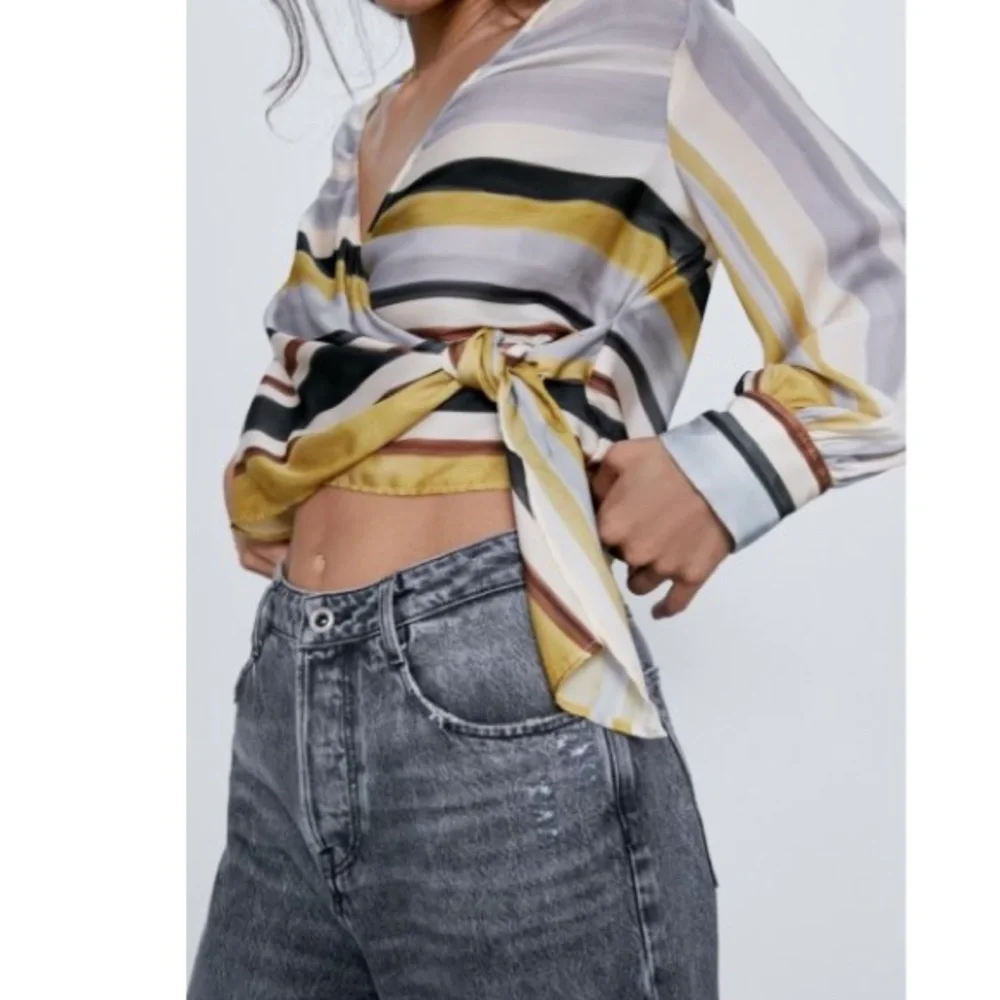 Sateen wrap blouse - Picture 2 of 11